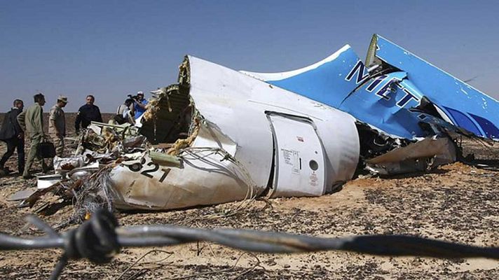 Telediario 1 - Moscú no descarta el atentado como posible causa del avión siniestrado