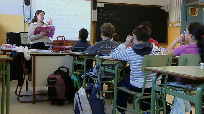 Telediario 1 - Calendario escolar y laboral suelen coincidir en la fijación de festivos, pero a veces hay divergencias