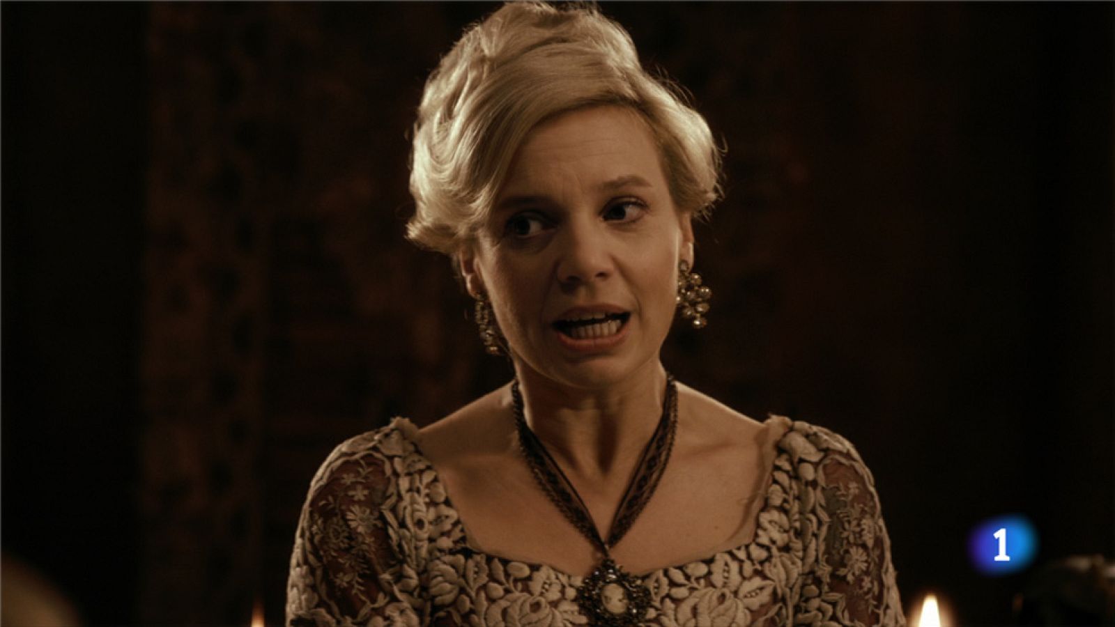 Habitaciones cerradas - La familia Lax, vanguardia social - Habitaciones cerradas | Ver