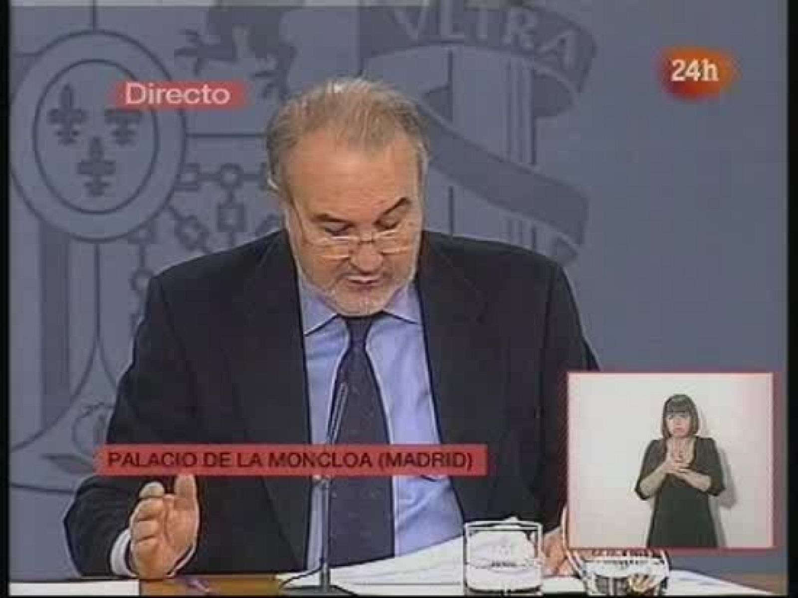 Solbes explica que la reducción de la cuota hipotecaria será como máximo de 500 euros | Ver