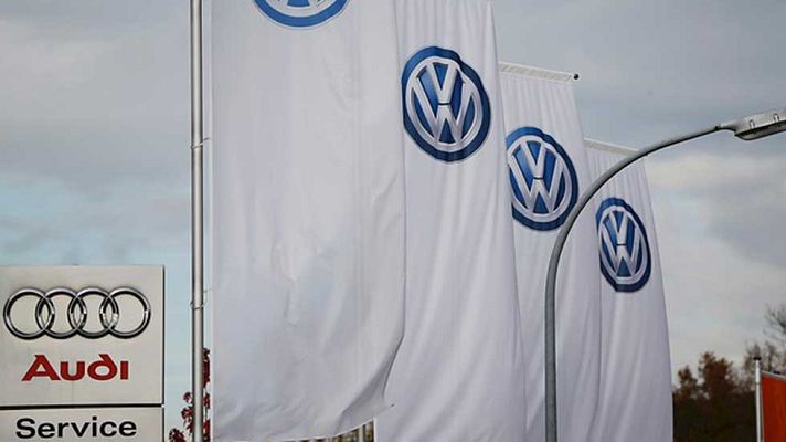 Telediario 1 - Las posibles irregularidades detectadas ahora en vehículos de Volkswagen afectan a las emisiones de dióxido de carbono