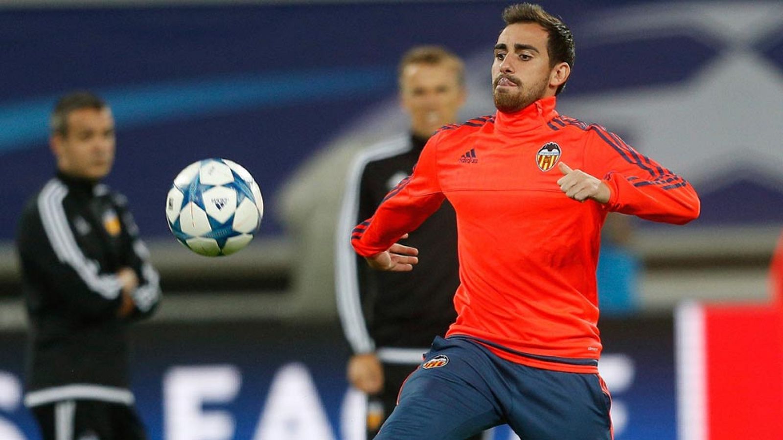 El Valencia busca encarrillar su pase a octavos ante el Gante