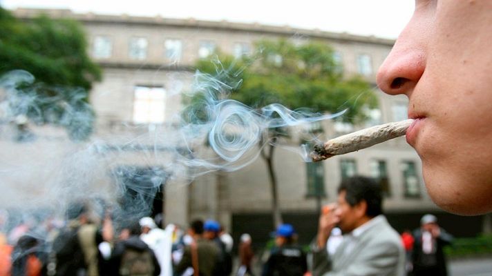 Telediario 1 - El Tribunal Supremo mexicano avala el uso de la marihuana