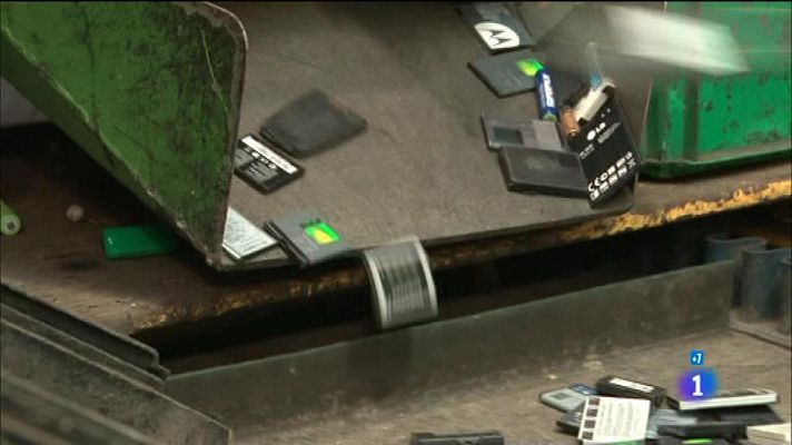 Comando Actualidad - Enganchados a la red - Reciclaje electrónico