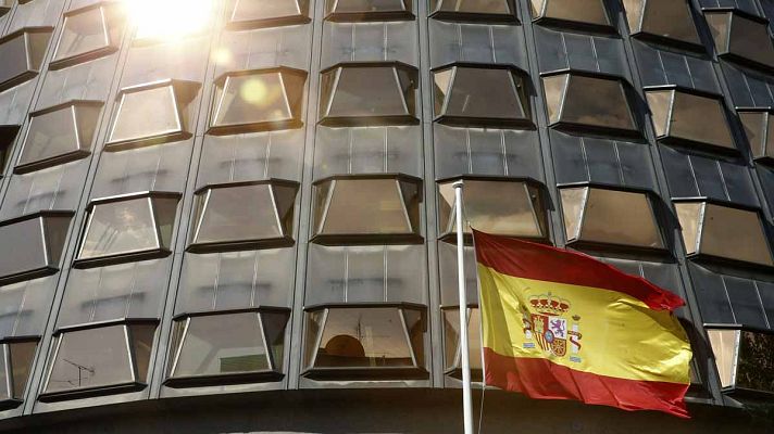 Telediario 1 - El TC admite los recursos de PP, PSC y C's contra la resolución independentista