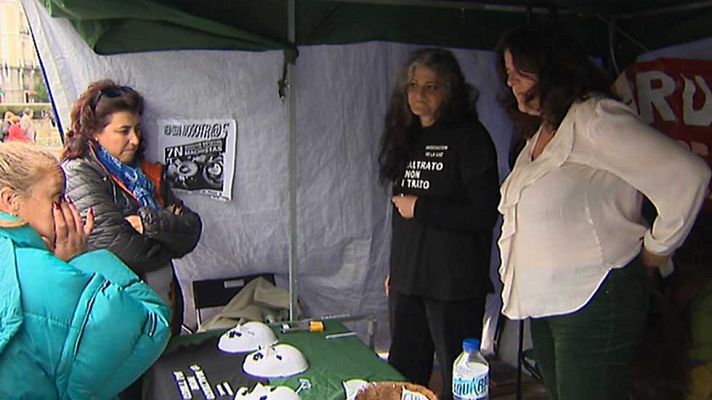 Telediario 1 - Víctimas de violencia de género reclaman medidas