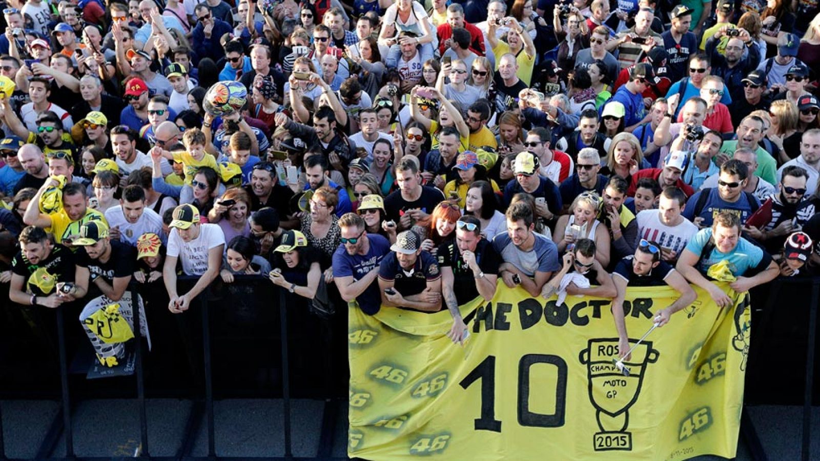 Más de 250.000 personas pasarán por el GP de Valencia el fin de semana | Ver