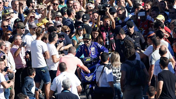Telediario 1 - División de opiniones en Valencia sobre quién ganará el Mundial de MotoGP