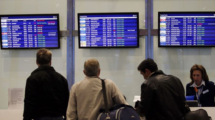 Telediario 1 - Rusia y Gran Bretaña continúan la operación de repatriación