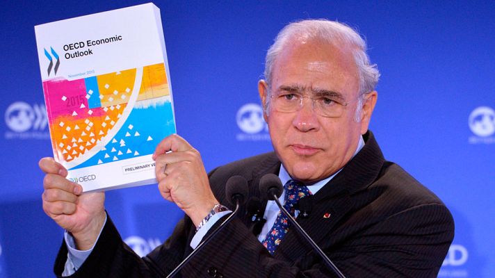 Telediario 1 - La OCDE mejora su previsión de crecimiento de España para este año y empeora la de 2016