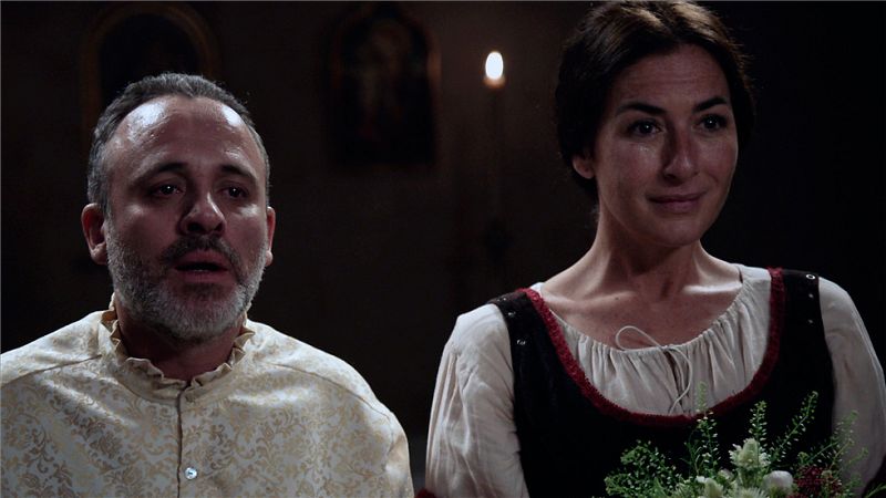 �guila Roja - S�tur se casa con Puri en secreto