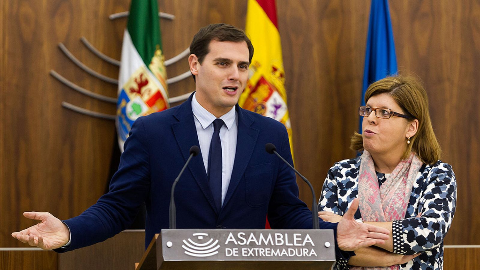 PSOE y Ciudadanos cierran filas con el gobierno contra la moción del Parlament de ayer