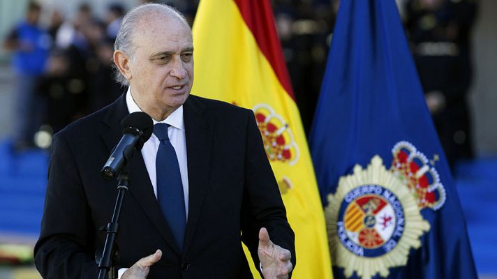 Telediario 1 - Fernández Díaz califica de "felonía" y "traición" la resolución del Parlament catalán