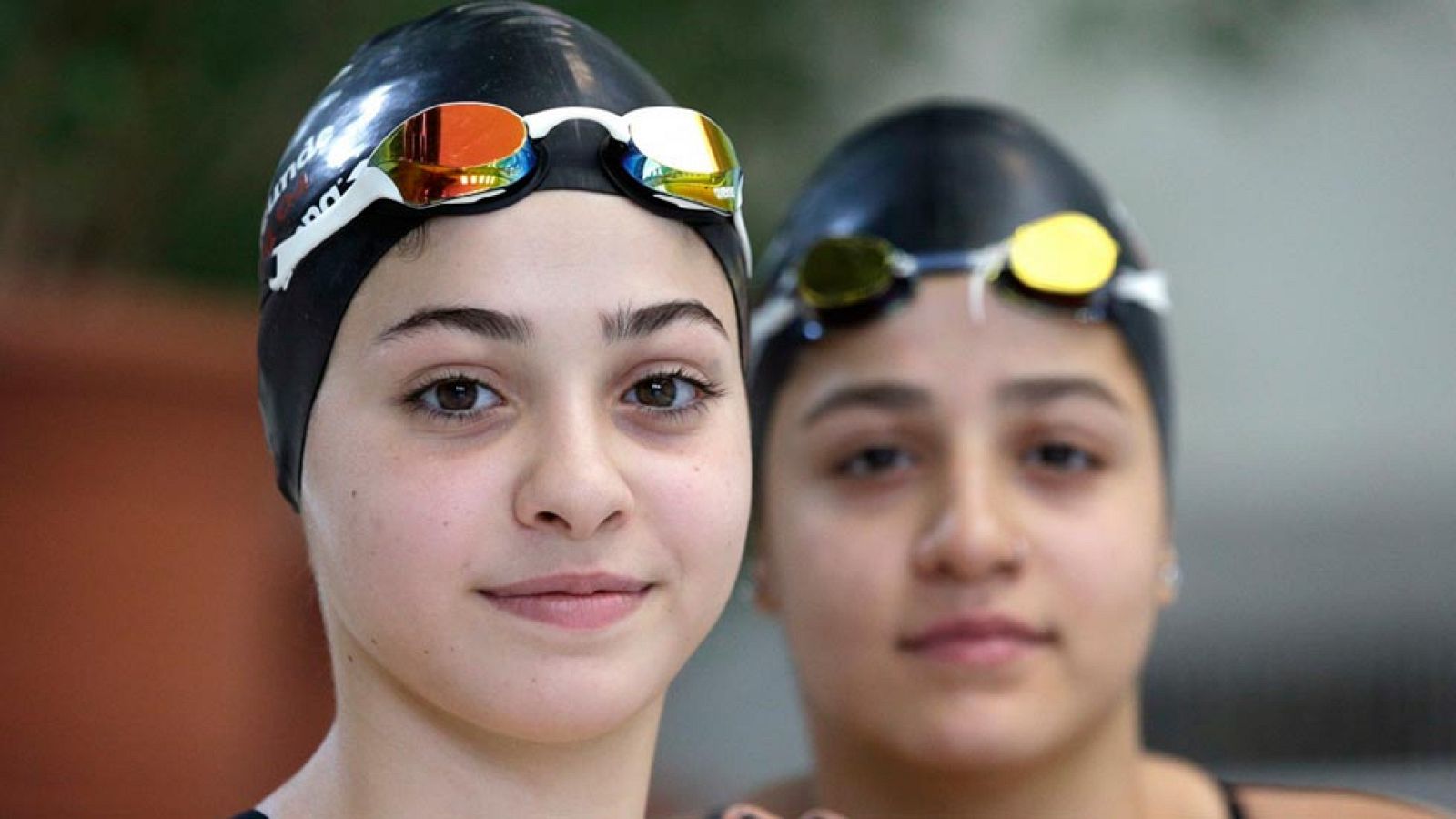 Nadar para salvar la vida, la historia de las hermanas Mardini | Ver