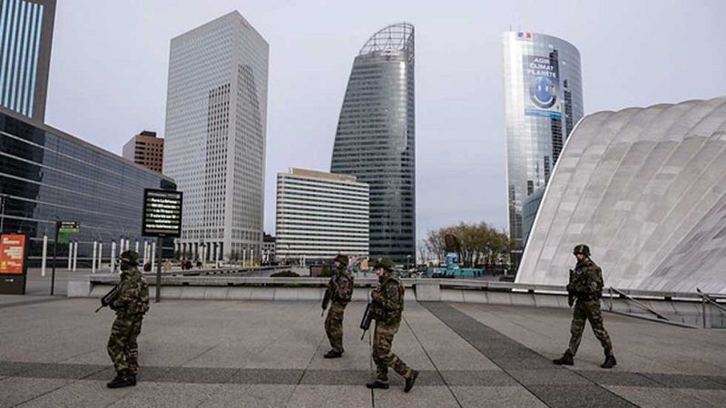 Aparente normalidad en las calles de Paris entre grandes medidas de seguridad