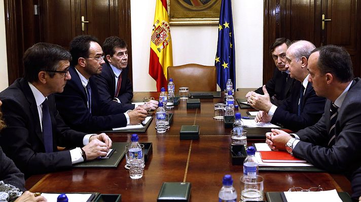 Telediario 1 - Los políticos españoles muestran su solidaridad con Francia