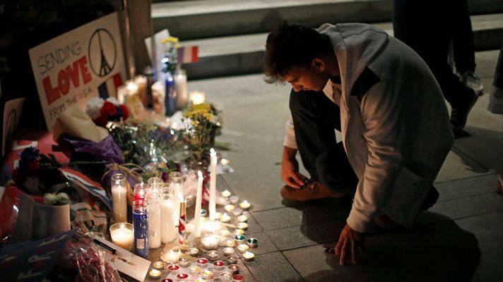 Telediario 1 - Telediario matinal fin de semana en 4' - 15/11/1