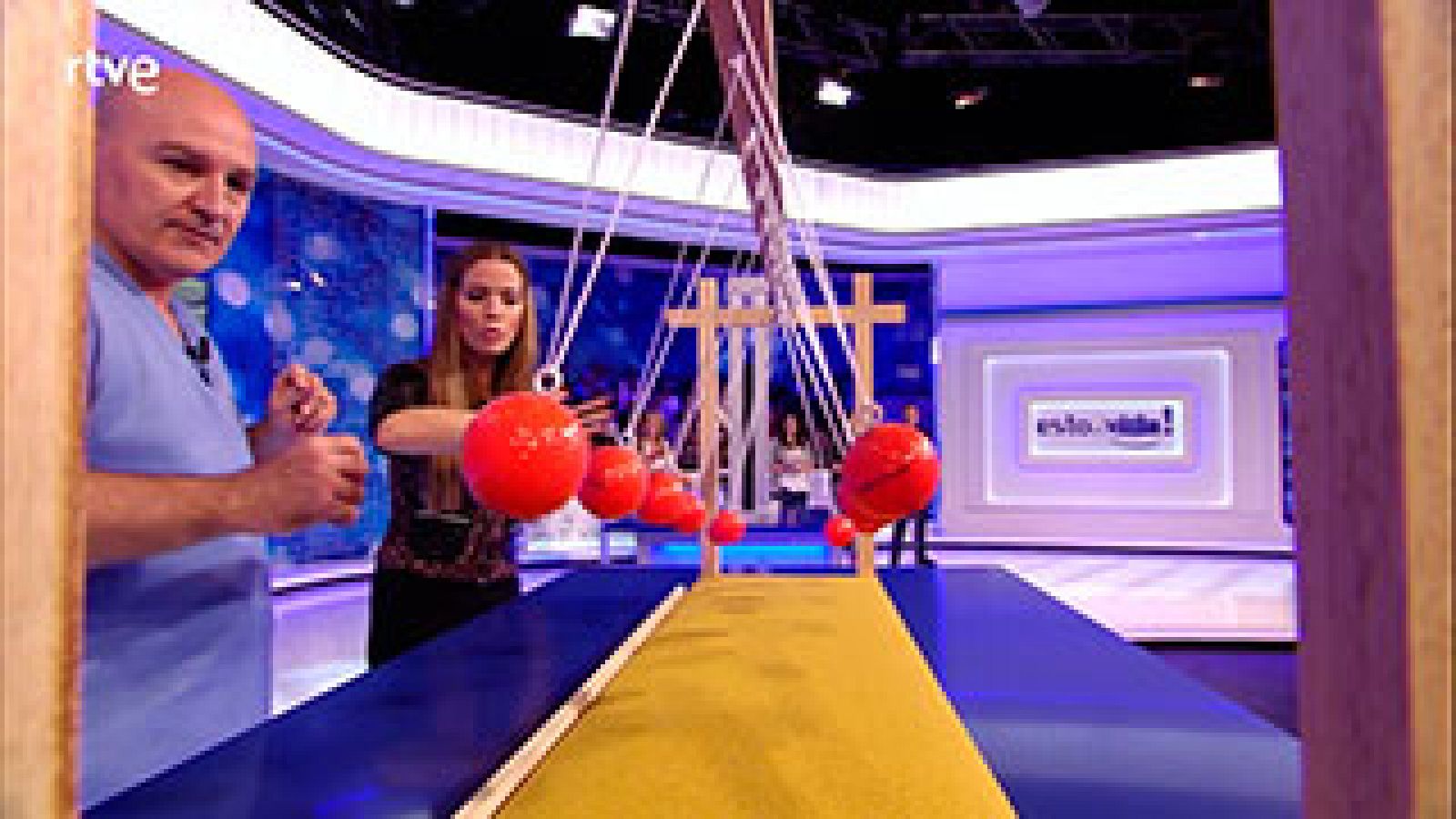  ¿Cómo se transmite la información de neurona a neurona?