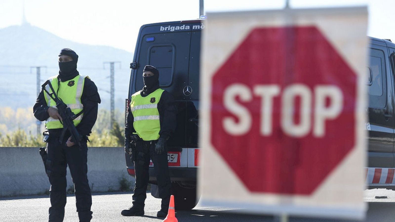 España refuerza los dispositivos de vigilancia aunque mantiene el nivel 4 de alerta