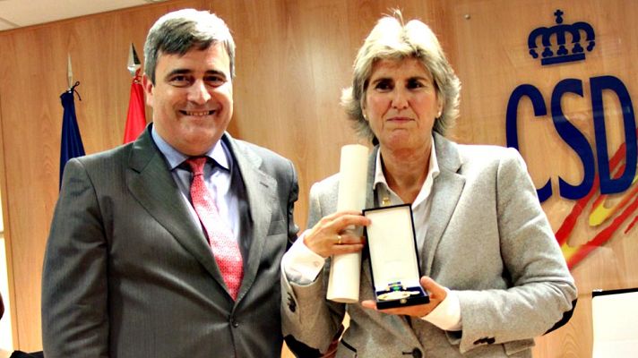Telediario 1 - Paloma del Río recibe la medalla de oro de la Real Orden del Mérito Deportivo