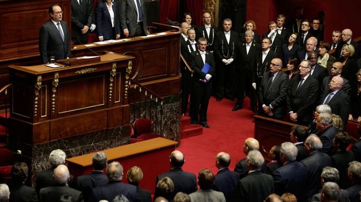 Telediario 1 - Telediario Matinal en 4' - 17/11/15