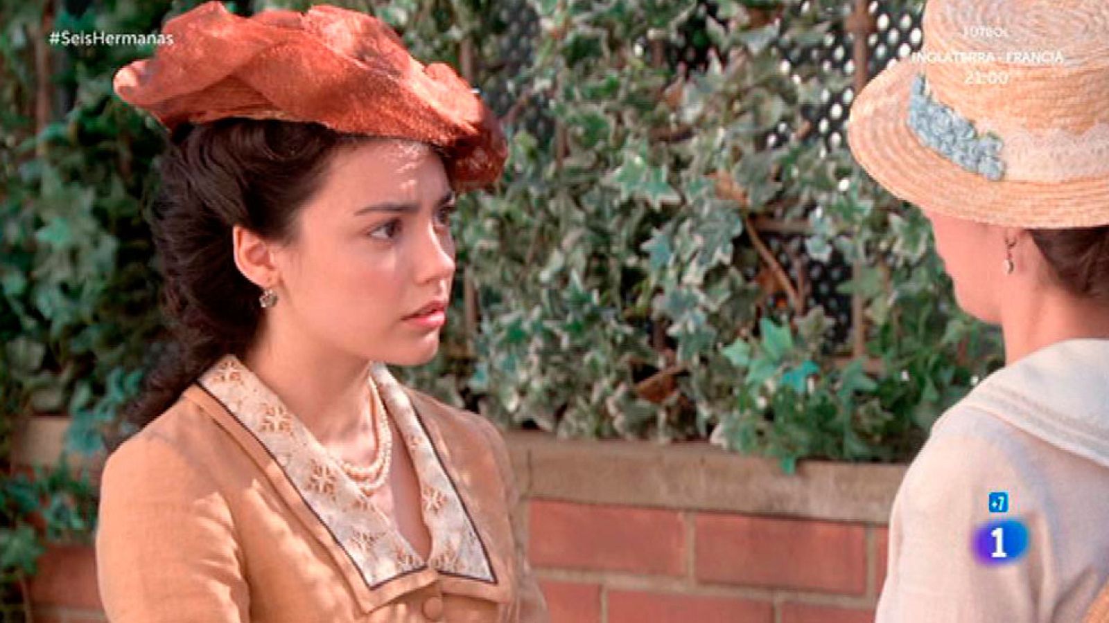 Seis Hermanas - Leopoldo va diciendo que se ha acostado con Elisa Silva