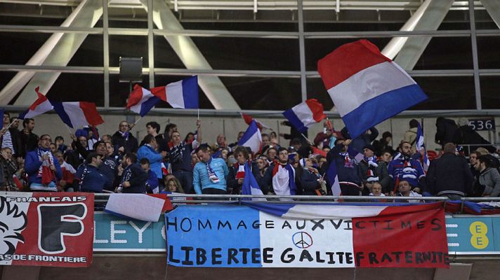 Telediario 1 - Telediario 2 en 4' - 17/11/15