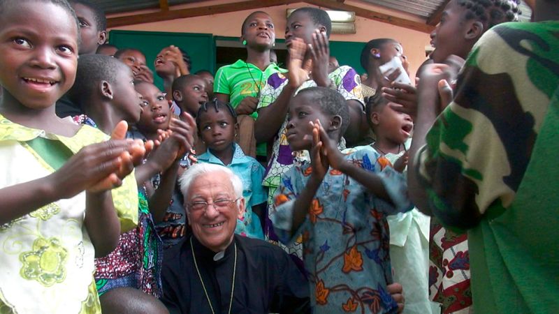 La fuerza de la mariposa: Padre �ngel