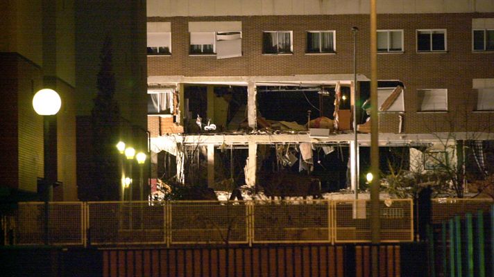 Telediario 1 - TVE habla con un agente que asaltó el piso de Leganés donde se inmolaron 7 de los terroristas del 11M