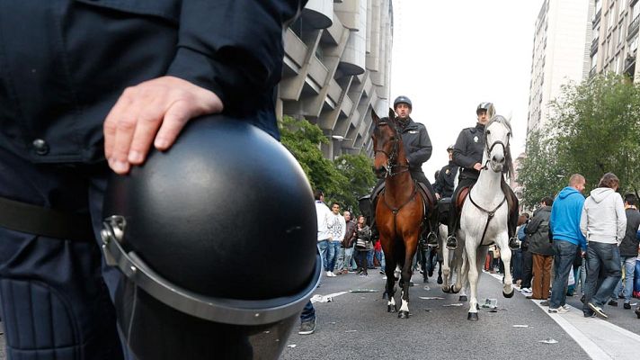 Telediario 1 - Más de 2.500 efectivos para velar por la seguridad del clásico