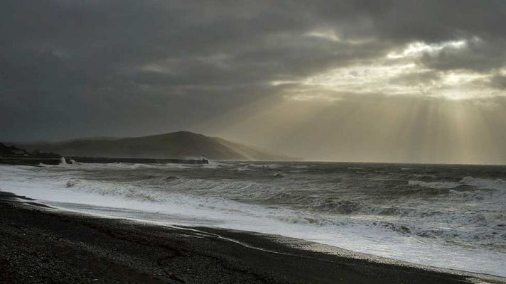 El tiempo - Precipitaciones persistentes en el Cantábrico y viento fuerte en Baleares