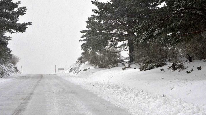 Telediario 1 - Media España sufre los primeros fríos del otoño