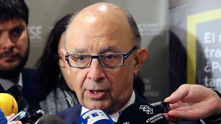 Telediario 1 - Montoro encarga investigar qué ha ocurrido con los 1.318 millones que Cataluña no contabilizó en 2013