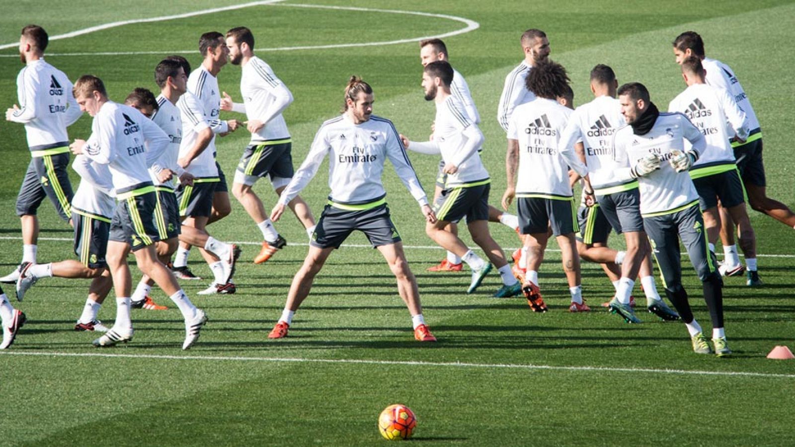 El Madrid ya está en Ucrania para jugar contra el Shakhtar | Ver