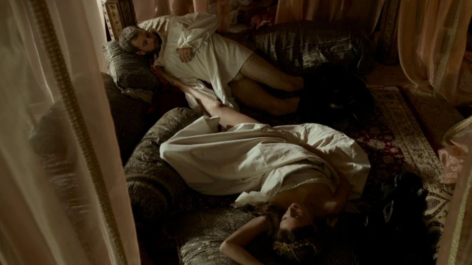 Carlos, Rey Emperador - Bárbara Blomberg, una amante para Carlos | Ver