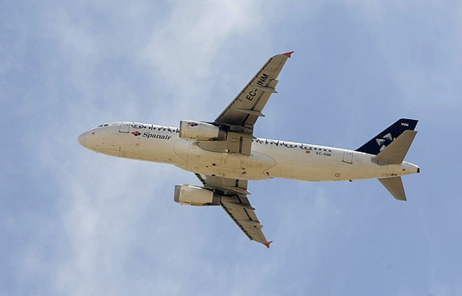 Condenan a AENA a pagar por el ruido de los aviones | Ver