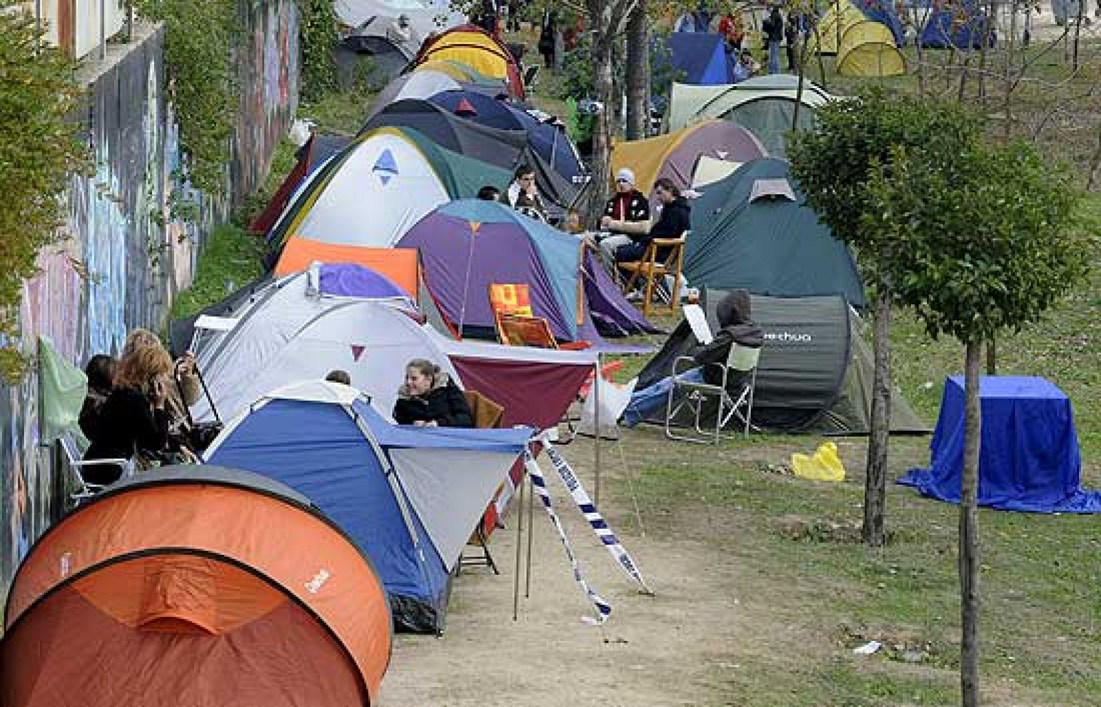 Acampada para conseguir una casa