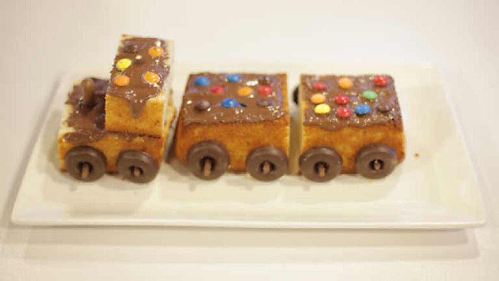 Postre - Bizcotren con chocolate - Cocina con Clan | Ver