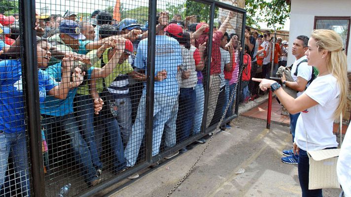 Telediario 1 - Asesinado un líder regional de la oposición venezolana mientras participaba en un mitin electoral