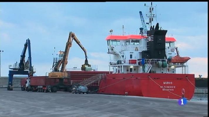 Informatiu Balear - Arriba el darrer carregament de fems importat de l'estranger.