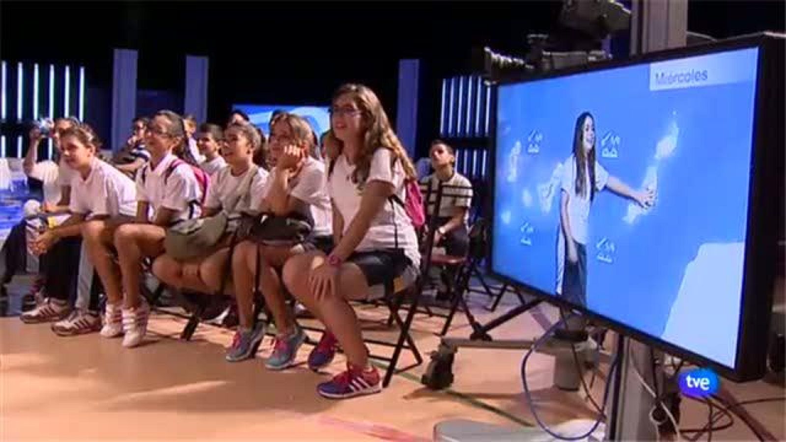 Visita colegio Orobal - 11/11/2015 - Los colegios visitan RTVE Canarias | Ver