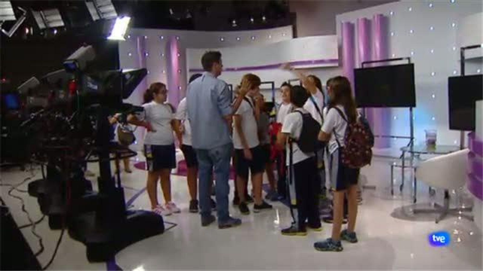 Visita colegio Orobal - 18/11/2015 - Los colegios visitan RTVE Canarias | Ver