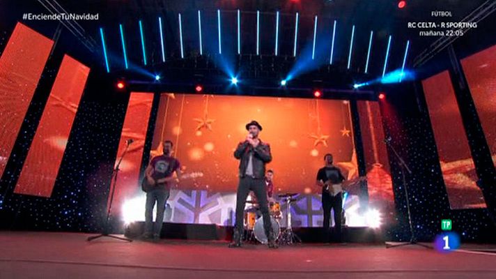 Especiales de Navidad - Actuación de Efecto Pasillo