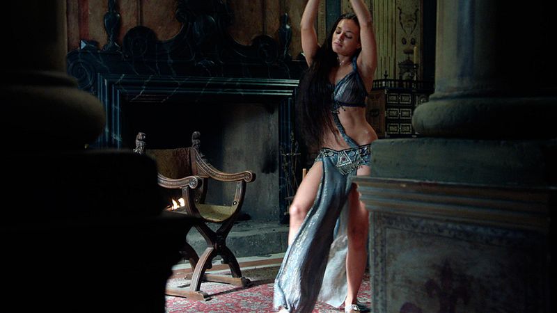 �guila Roja - El baile sensual de Irene