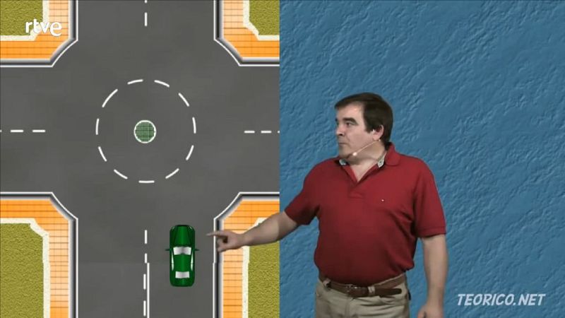 Matías ha visto en internet una salida para su autoescuela