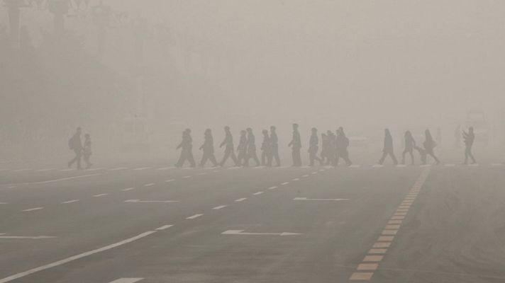 Telediario 1 - La contaminación es el gran problema de China, a pesar de su compromiso por apostar por energía limpia