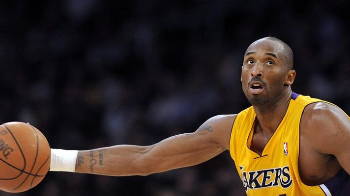 Telediario 1 - Kobe Bryant, la leyenda de los Lakers anuncia su retirada