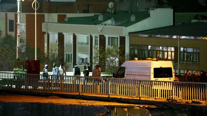 Telediario 1 - Telediario 2 en 4' - 01/12/15