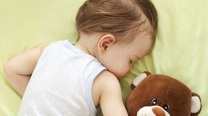 Telediario 1 - Las muertes superan a los nacimientos en España