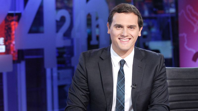 Albert Rivera: "Se puede dar que, por primera vez en 30 años en España, gane un partido que no sea ni el PP ni el PSOE" - La noche en 24h | Ver